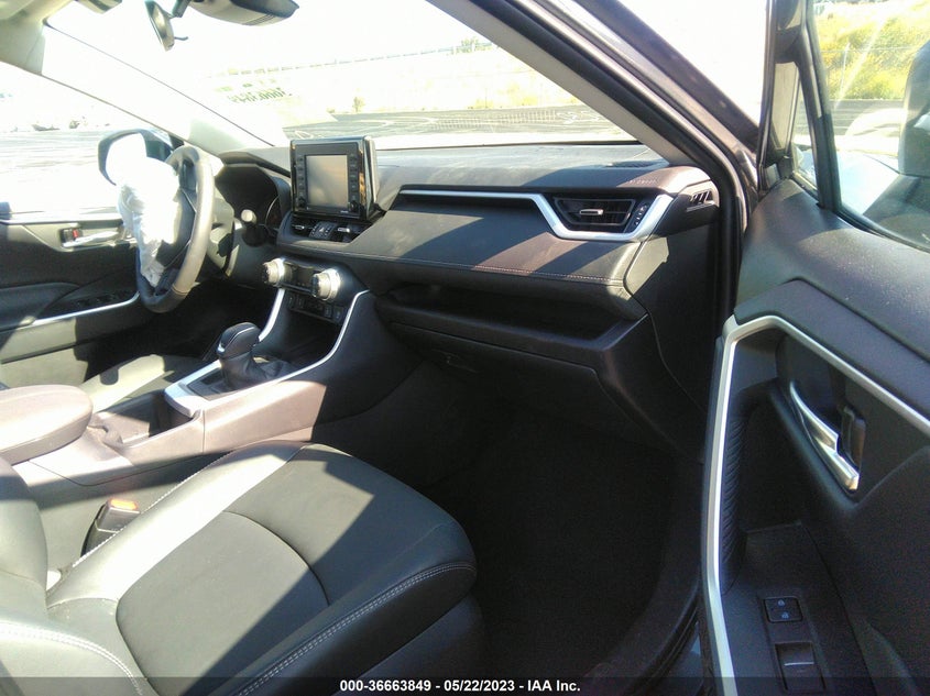 VIN 2T3A1RFVXNC320312 2022 TOYOTA RAV4 XLE PREMIUM