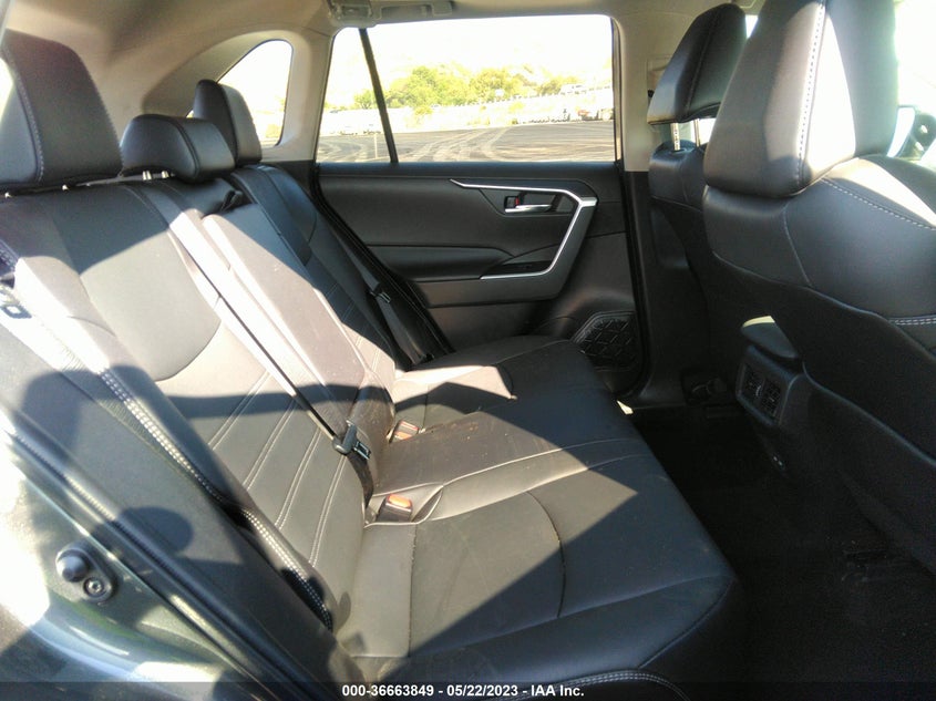 VIN 2T3A1RFVXNC320312 2022 TOYOTA RAV4 XLE PREMIUM