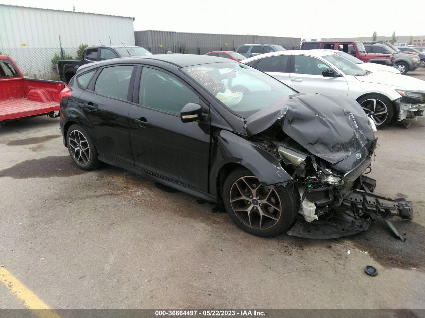 2015 FORD FOCUS SE - 1FADP3K27FL385812