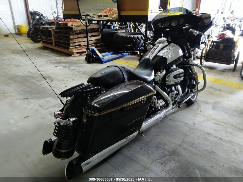 2018 HARLEY-DAVIDSON FLHX STREET GLIDE - 1HD1KBC17JB667585