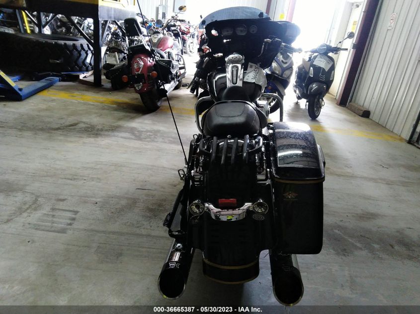 2018 HARLEY-DAVIDSON FLHX STREET GLIDE - 1HD1KBC17JB667585