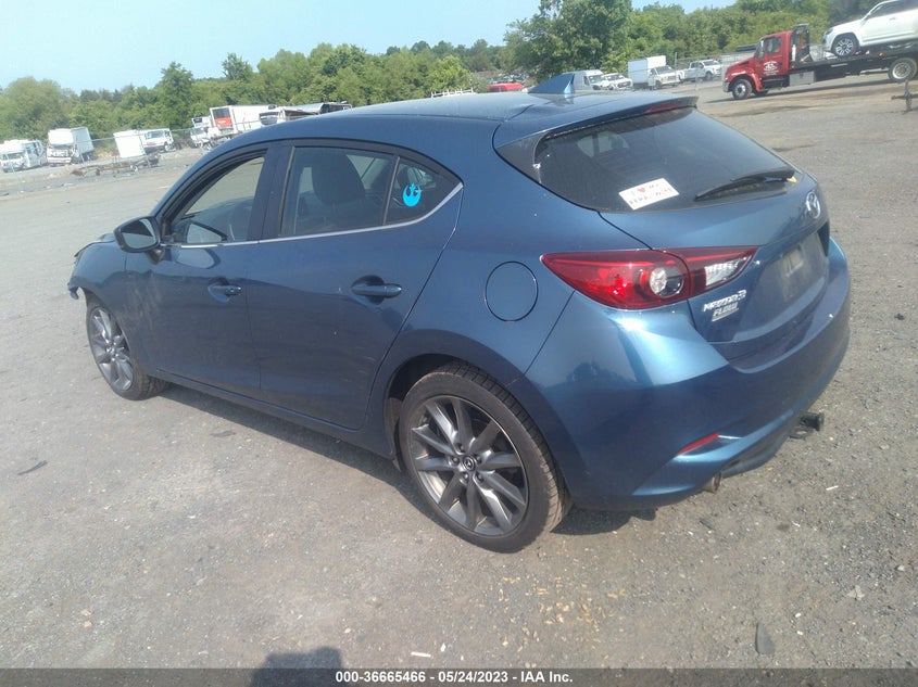VIN 3MZBN1L31JM264586 2018 MAZDA MAZDA3 5-DOOR TOURING