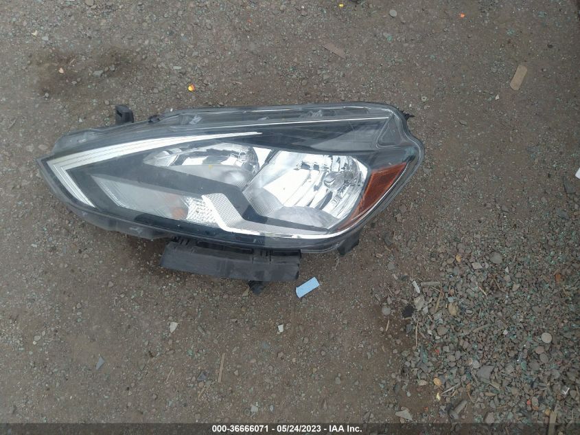 2017 NISSAN SENTRA SV - 3N1AB7AP0HY305988