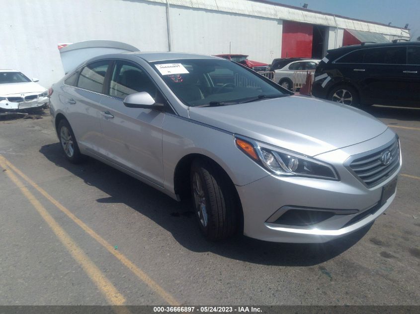 2017 HYUNDAI SONATA SE - 5NPE24AF0HH556219