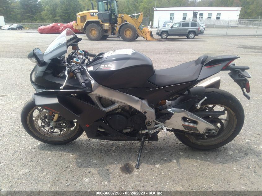 2019 APRILIA RSV4 FACTORY - ZD4KEUA0XKS000101