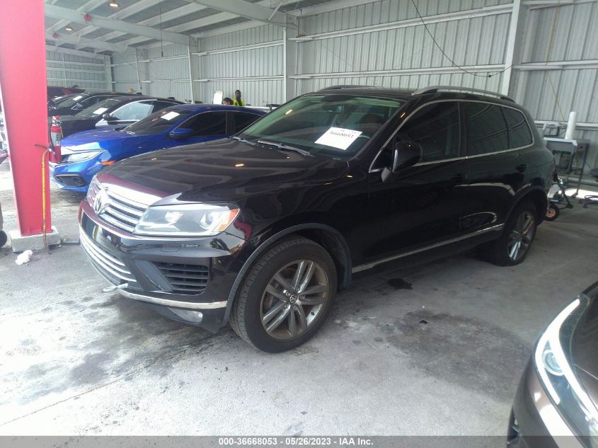 2015 VOLKSWAGEN TOUAREG LUX - WVGEF9BP6FD003307