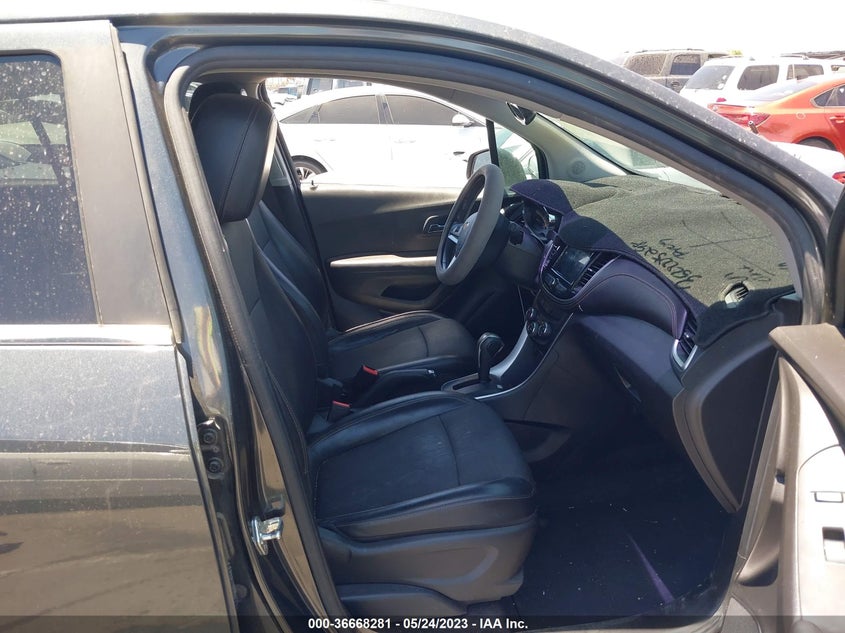 VIN KL7CJLSB1JB646161 2018 CHEVROLET TRAX LT