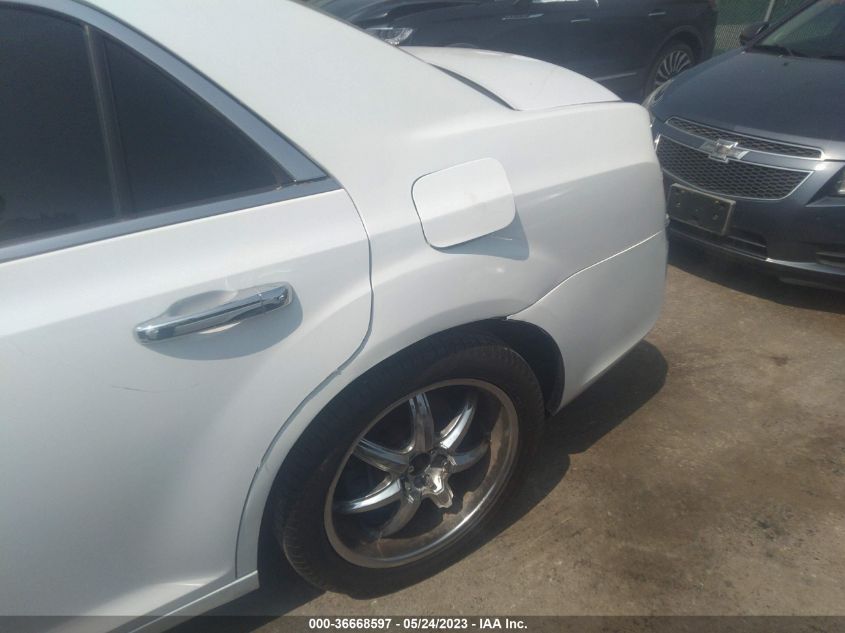 2014 CHRYSLER 300 - 2C3CCAAG4EH105752