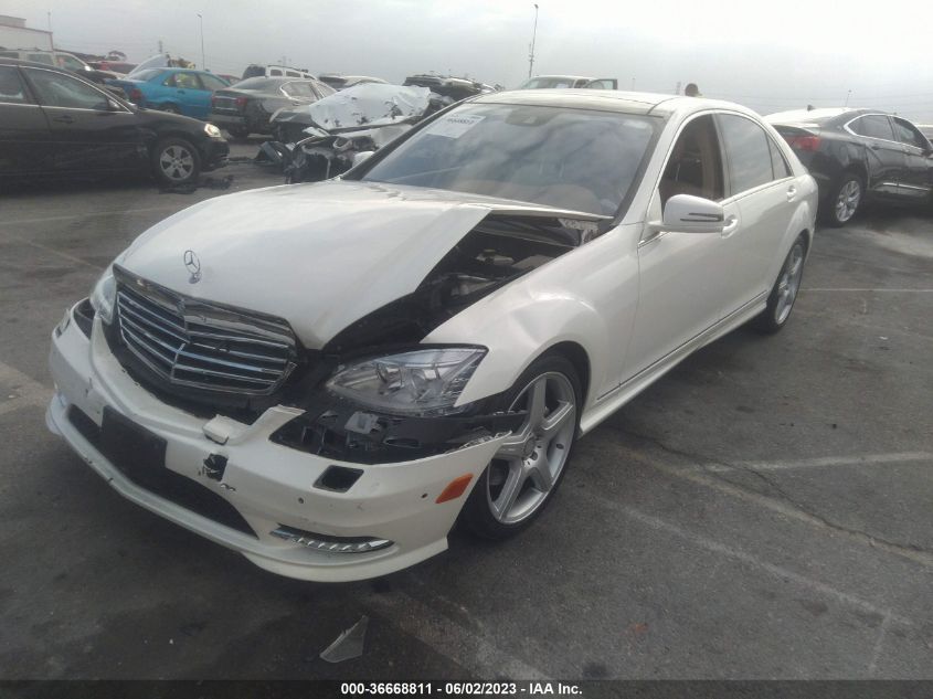 2013 MERCEDES-BENZ S-CLASS S 550 - WDDNG7DB7DA524385