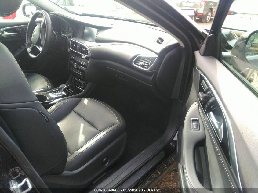 2018 INFINITI QX30 LUXURY SJKCH5CR4JA048882