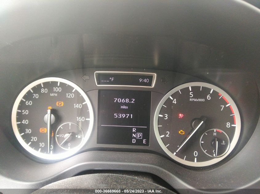 2018 INFINITI QX30 LUXURY SJKCH5CR4JA048882