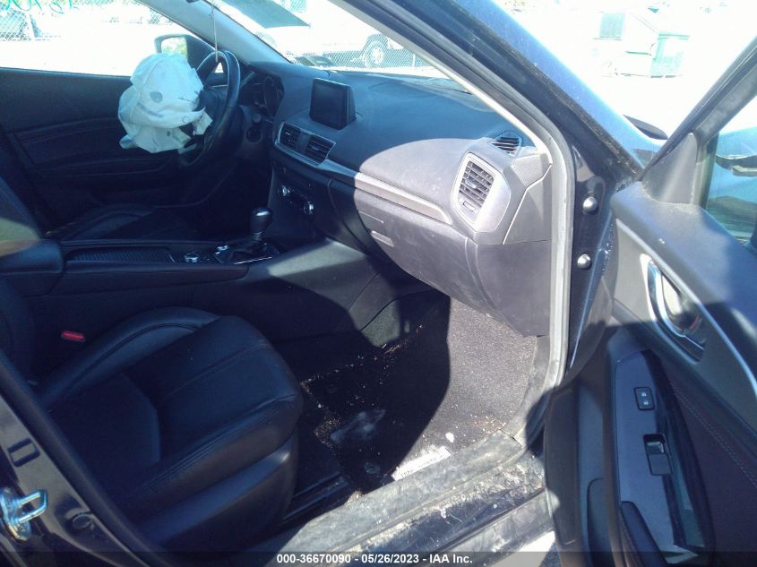 2018 MAZDA MAZDA3 4-DOOR TOURING 3MZBN1V36JM163895