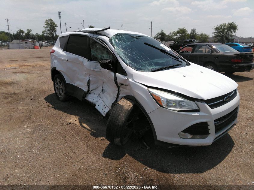 2016 FORD ESCAPE SE - 1FMCU0G71GUB89826