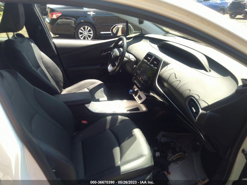 2016 TOYOTA PRIUS FOUR - JTDKARFUXG3527167