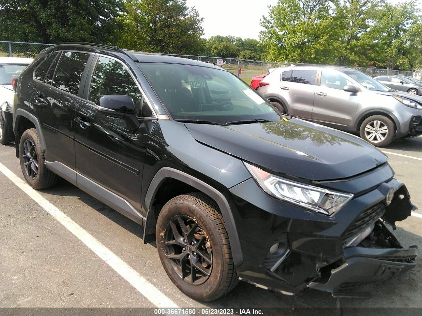 2019 TOYOTA RAV4 XLE - JTMP1RFV7KD019160