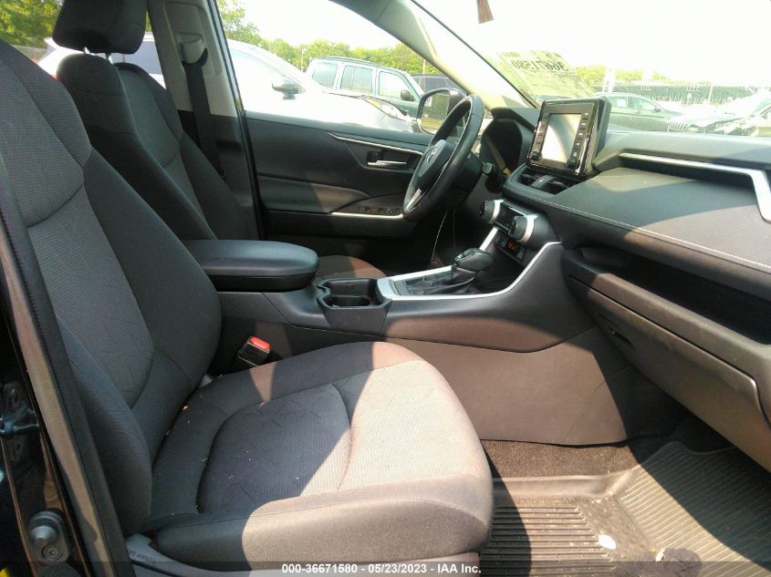 2019 TOYOTA RAV4 XLE - JTMP1RFV7KD019160