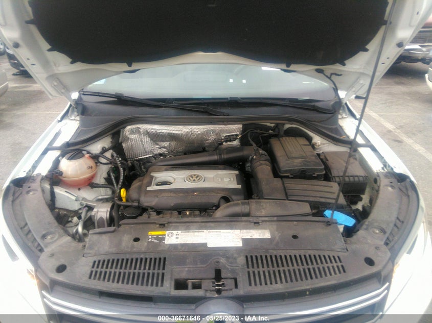 VIN WVGAV7AX6HK023627 2017 VOLKSWAGEN TIGUAN