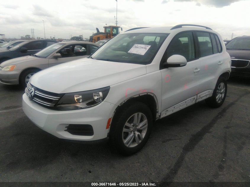 VIN WVGAV7AX6HK023627 2017 VOLKSWAGEN TIGUAN