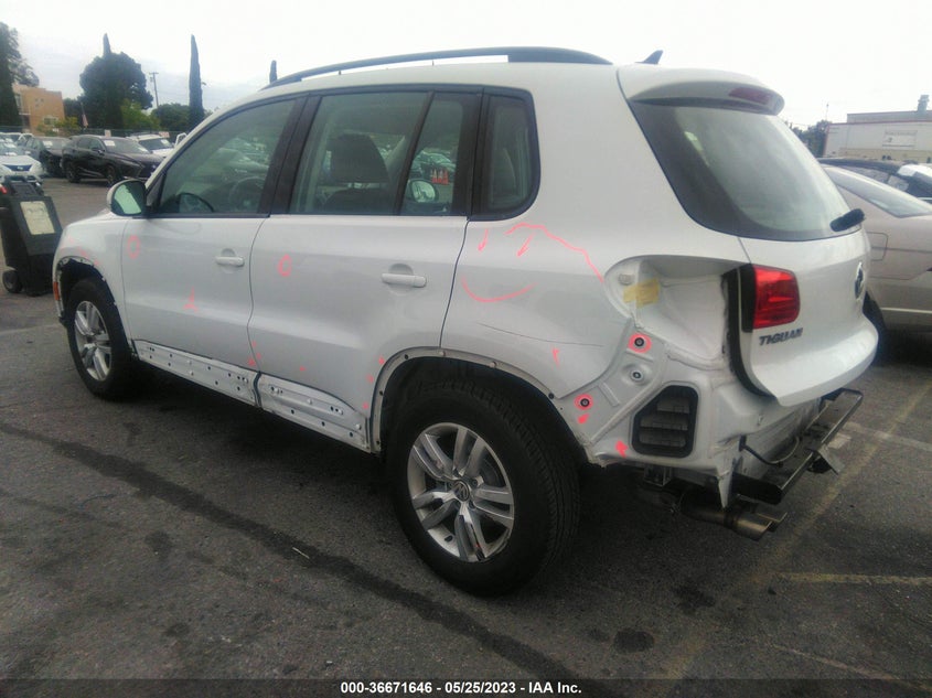 VIN WVGAV7AX6HK023627 2017 VOLKSWAGEN TIGUAN