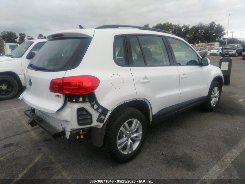 VIN WVGAV7AX6HK023627 2017 VOLKSWAGEN TIGUAN