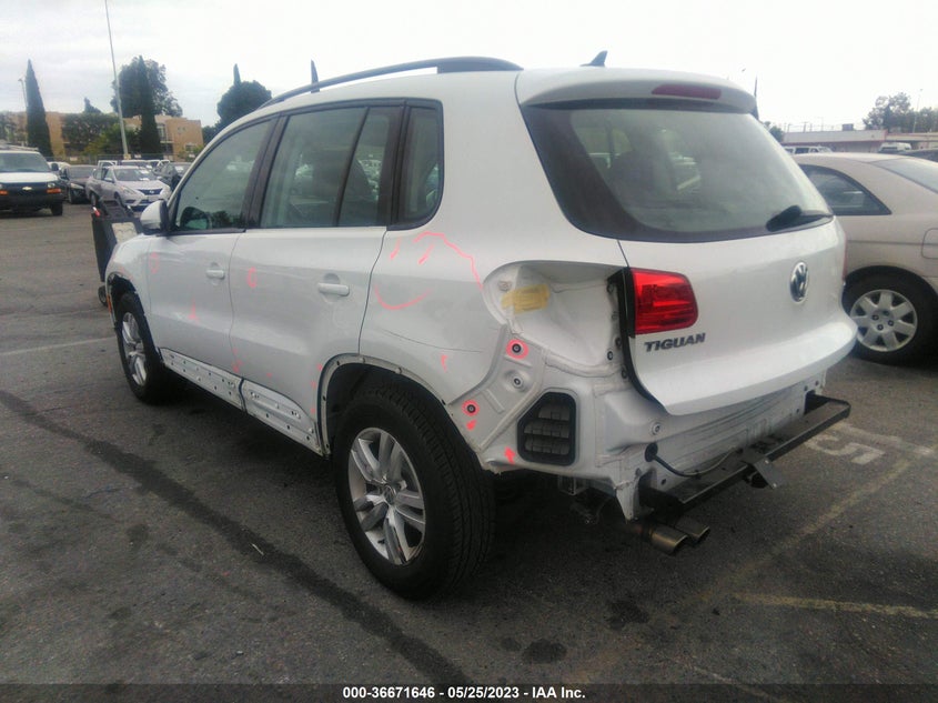VIN WVGAV7AX6HK023627 2017 VOLKSWAGEN TIGUAN