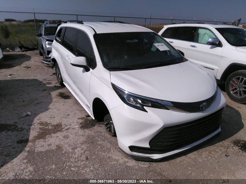 2021 TOYOTA SIENNA LE - 5TDKRKEC8MS023378