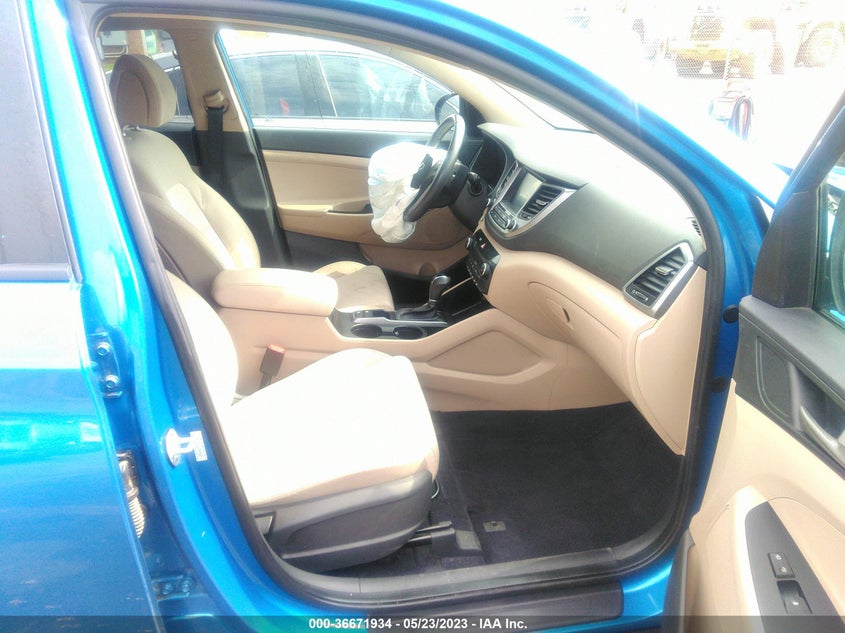 VIN KM8J33AL3JU803428 2018 HYUNDAI TUCSON SPORT