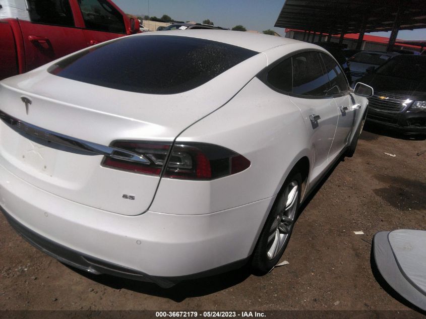 2014 TESLA MODEL S 60 KWH BATTERY/P85 - 5YJSA1H1XEFP44917