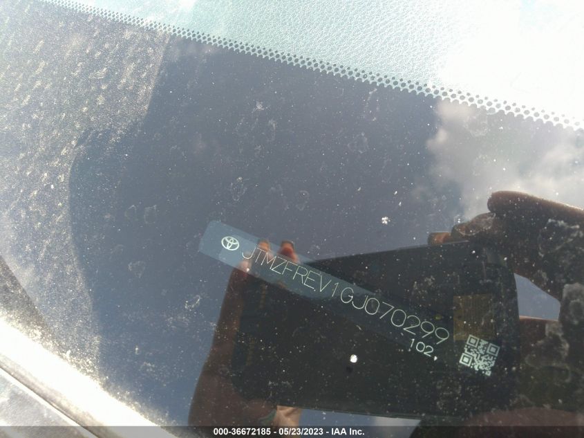 2016 TOYOTA RAV4 LE - JTMZFREV1GJ070299