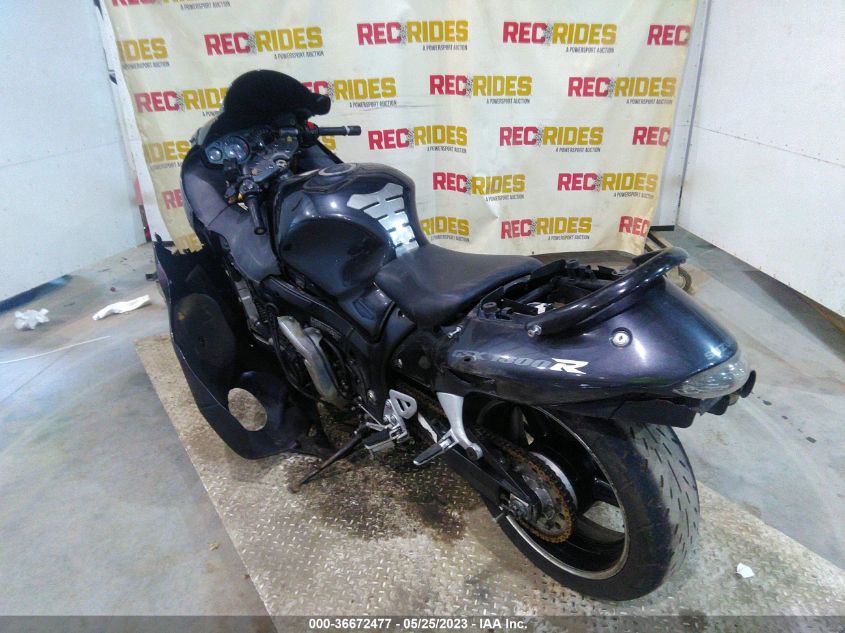 2005 SUZUKI GSX1300 RK5 JS1GW71A352111144