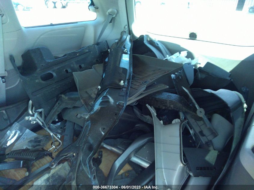 2019 TOYOTA SIENNA LE - 5TDKZ3DC0KS020334