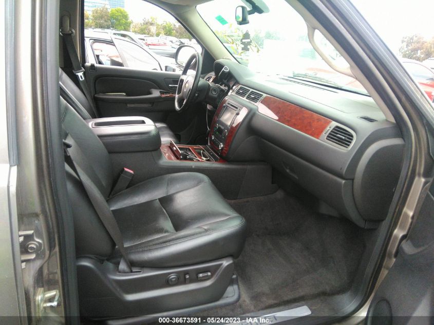 2013 CHEVROLET TAHOE LTZ - 1GNSCCE04DR160322
