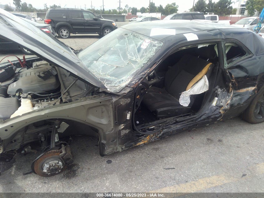 VIN 2C3CDZAG9KH669940 2019 DODGE CHALLENGER SXT