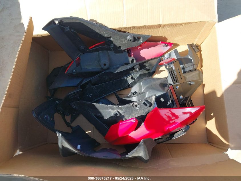 2018 SUZUKI GSX-S750 M/Z JS1C533D0J2100078