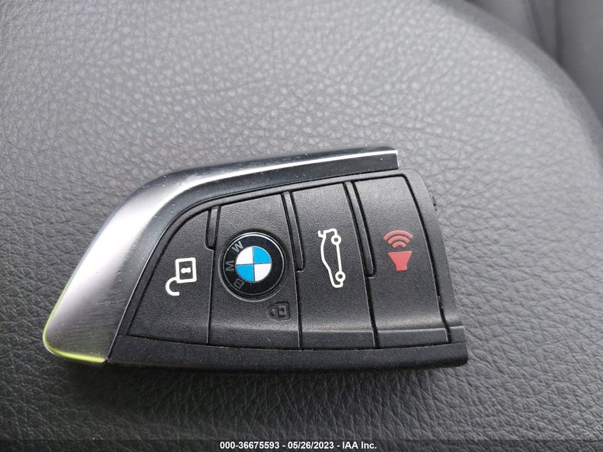 VIN WBXHT3C52K5L35854 2019 BMW X1 XDRIVE28I