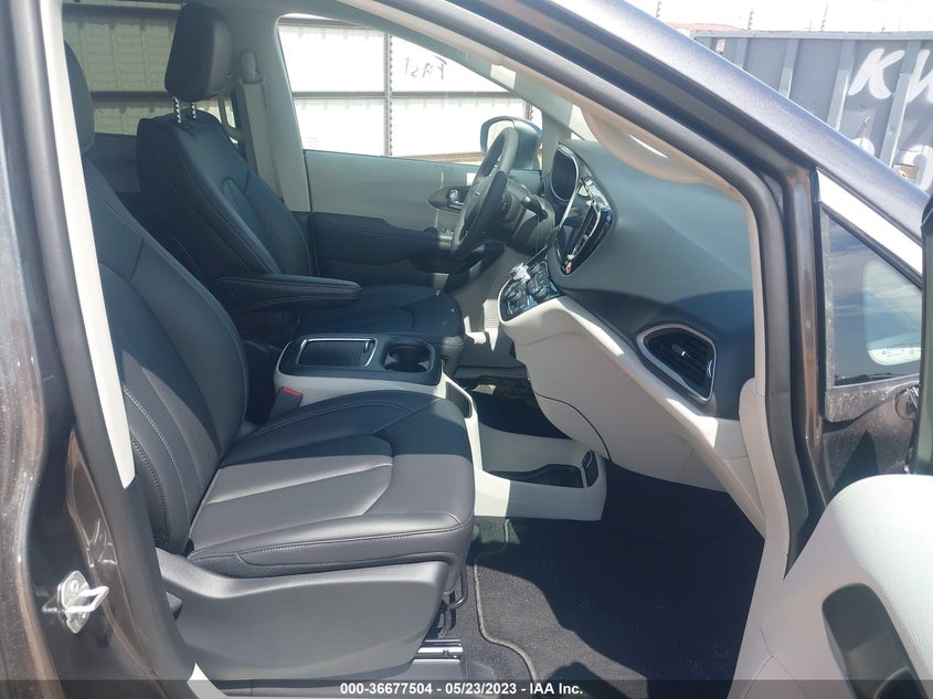 VIN 2C4RC1BG0PR550684 2023 CHRYSLER PACIFICA TOURING L
