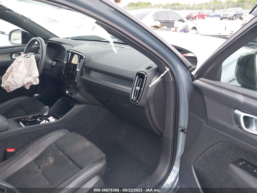 2021 VOLVO XC40 R-DESIGN YV4AC2HM5M2518711