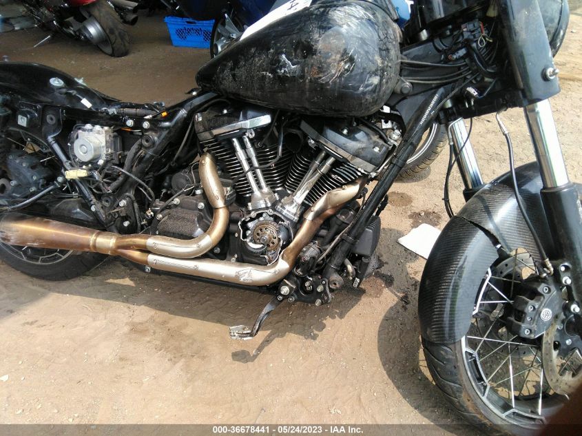 2018 HARLEY-DAVIDSON FLHRXS 1HD1KVC19JB642124