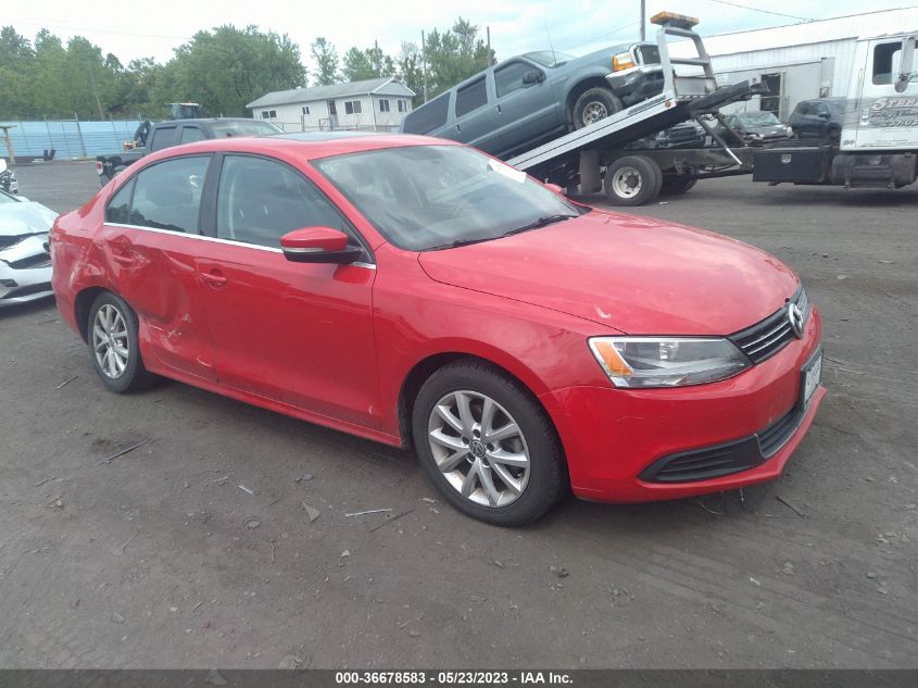 2014 VOLKSWAGEN JETTA SEDAN SE - 3VWD17AJ4EM373803