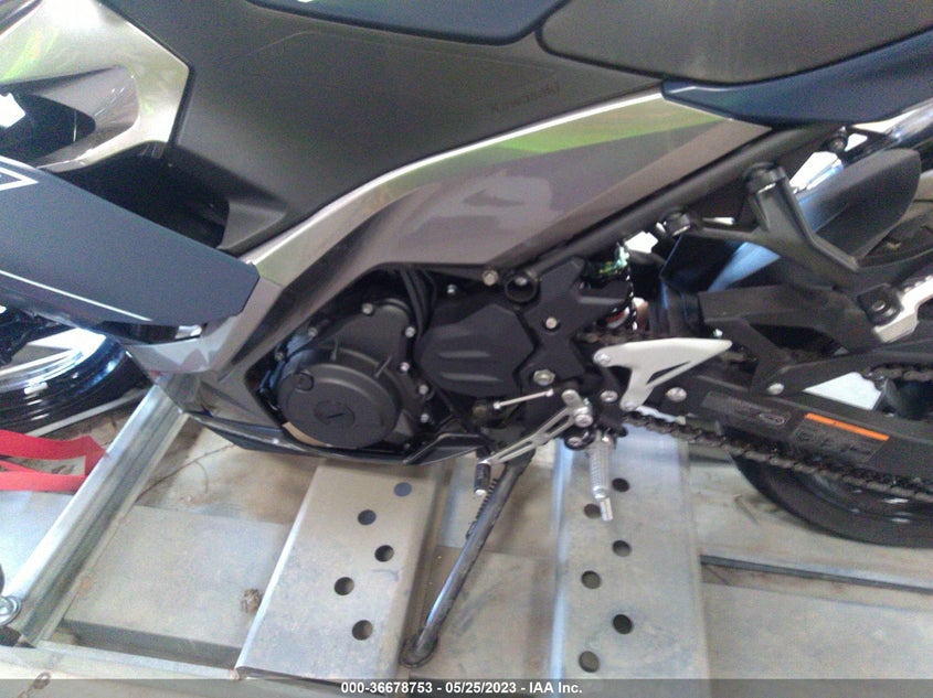 VIN JKAEXKH19NDAH2818 2022 KAWASAKI EX400