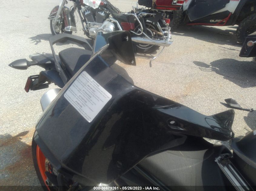 2020 KTM 790 DUKE VBKTU6404LM777274