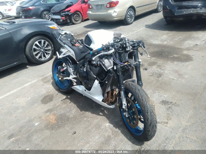 2007 HONDA CBR600 RR - JH2PC400X7M007433