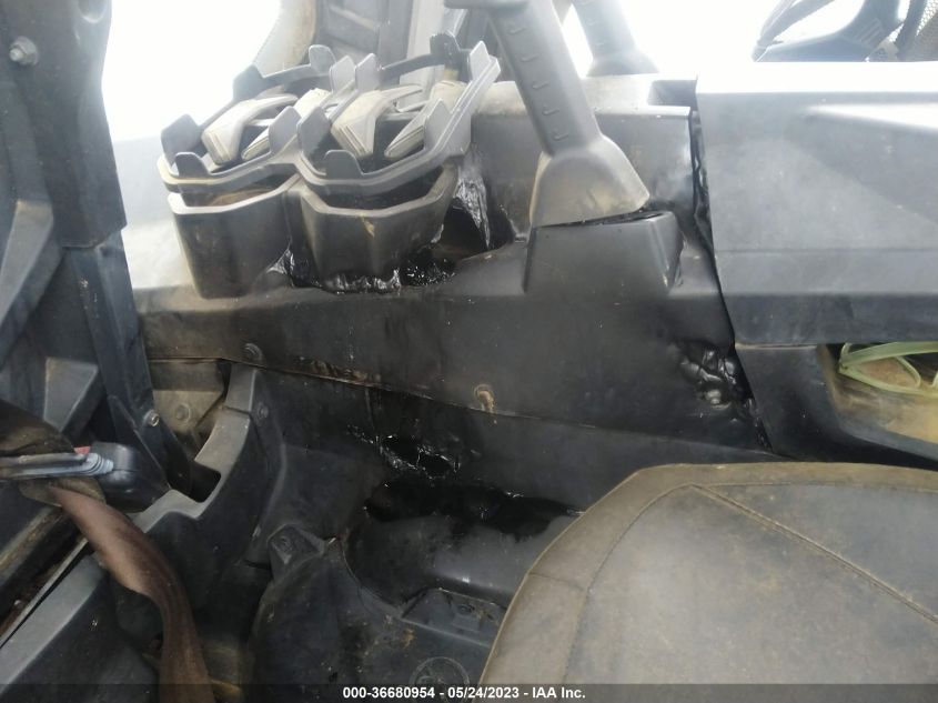2019 CAN-AM COMMANDER MAX 800R DPS - 3JBKBAN25KJ000342
