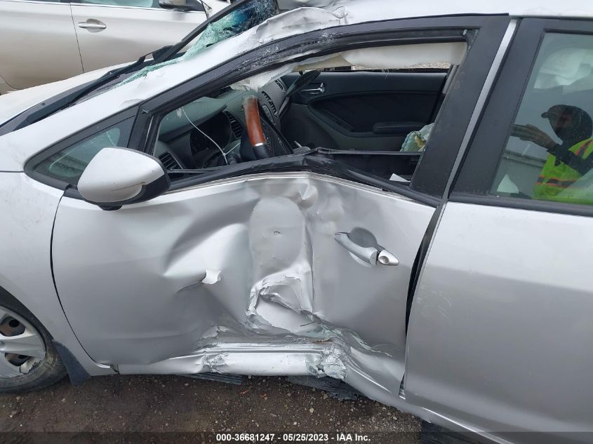 2016 KIA FORTE LX - KNAFK4A66G5554426