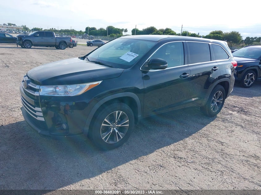 VIN 5TDZZRFH7JS247951 2018 TOYOTA HIGHLANDER LE