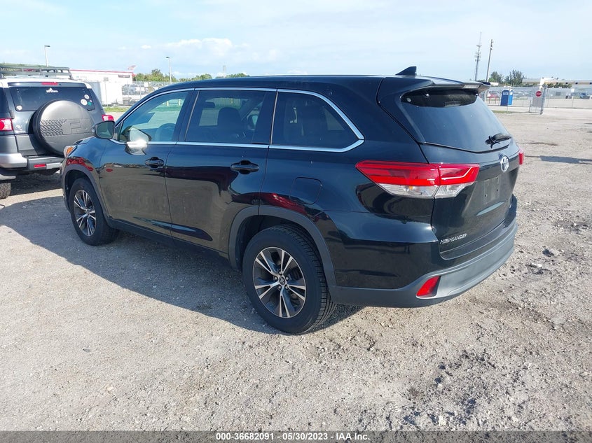 VIN 5TDZZRFH7JS247951 2018 TOYOTA HIGHLANDER LE