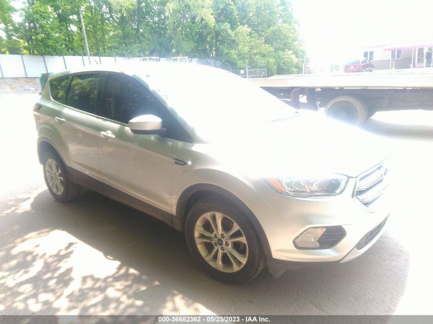 2017 FORD ESCAPE SE - 1FMCU0GD0HUC22581