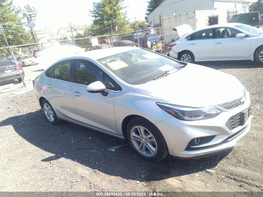 2018 CHEVROLET CRUZE LT - 1G1BE5SM0J7215029