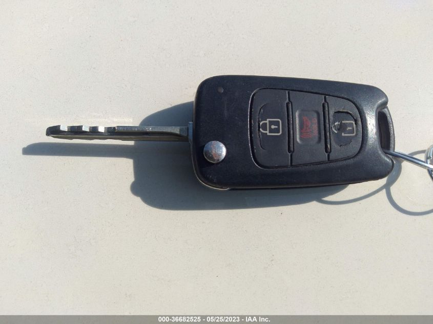 2013 KIA SOUL + - KNDJT2A63D7511967