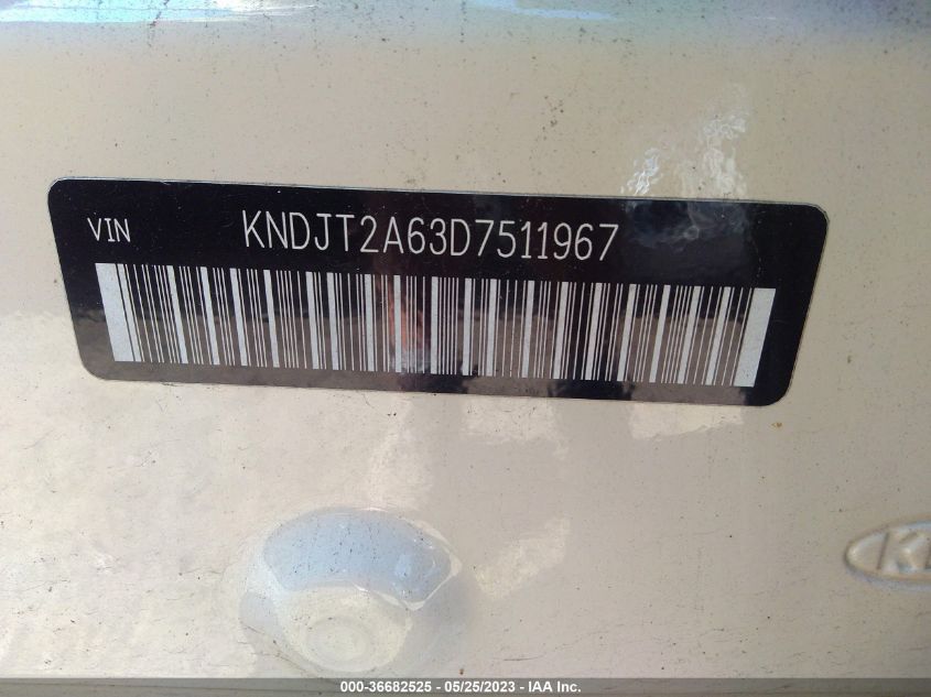 2013 KIA SOUL + - KNDJT2A63D7511967